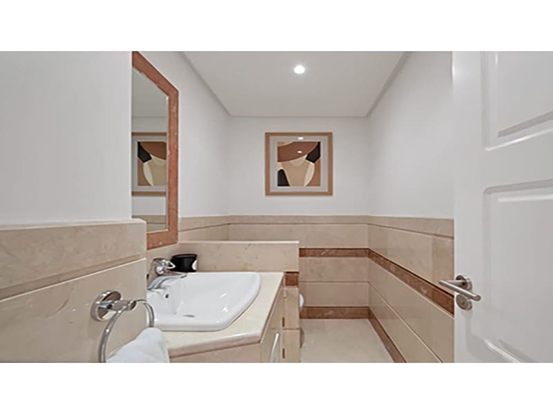 3 bedroom Apartment for sale in Marbella with garage - € 1,300,000 (Ref: 9747003)