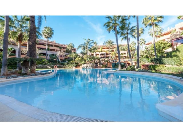 3 sovrum Lägenhet till salu i Bahía de Marbella, Marbella med garage - 1 300 000 € (Ref: 9747003)