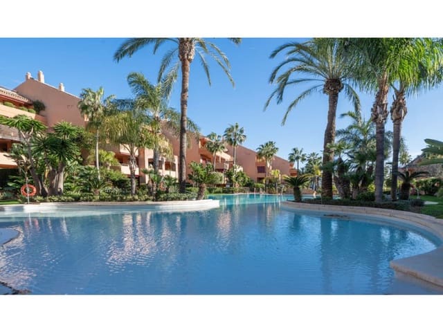 3 sovrum Lägenhet till salu i Bahía de Marbella, Marbella med garage - 1 300 000 € (Ref: 9747003)