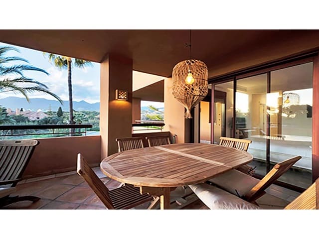 3 sovrum Lägenhet till salu i Bahía de Marbella, Marbella med garage - 1 300 000 € (Ref: 9747003)