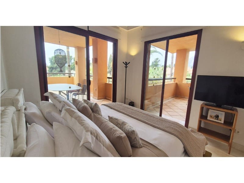 3 bedroom Apartment for sale in Marbella with garage - € 1,250,000 (Ref: 9747003)
