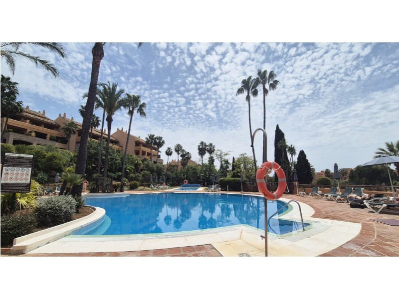 3 bedroom Apartment for sale in Marbella with garage - € 1,250,000 (Ref: 9747003)