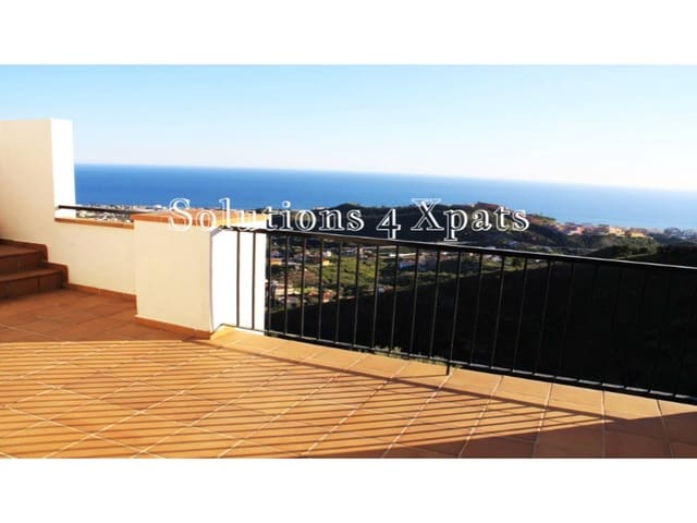 Ático de 2 habitaciones en Rincón de la Victoria en venta con piscina garaje - 386.000 € (Ref: 9794406)