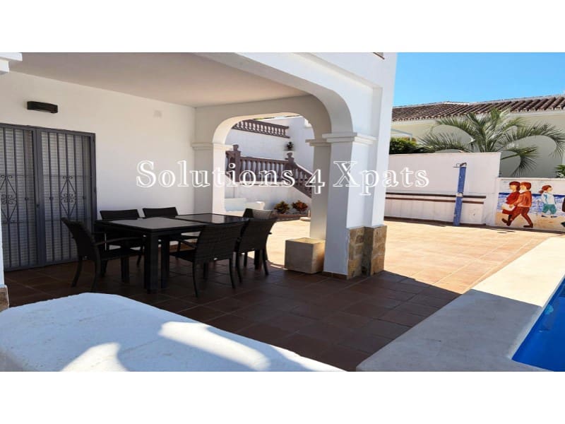 3 bedroom Villa for sale in Almayate with garage - € 624,900 (Ref: 9880756)