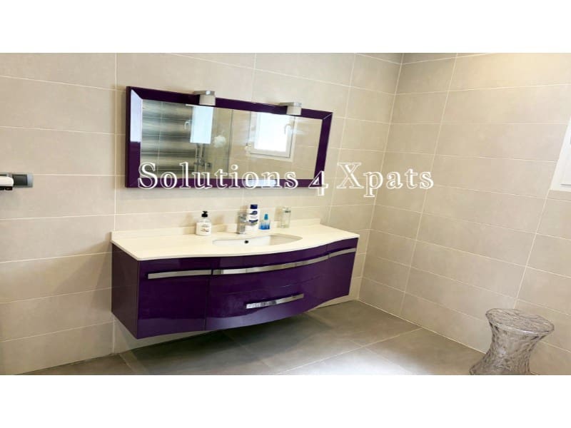 3 bedroom Villa for sale in Almayate with garage - € 624,900 (Ref: 9880756)