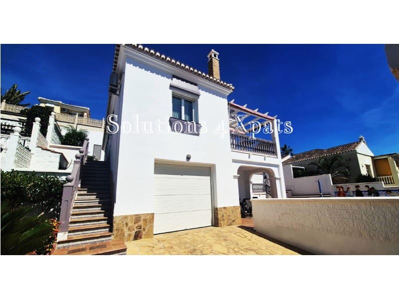 3 bedroom Villa for sale in Almayate with garage - € 624,900 (Ref: 9880756)