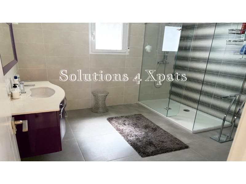 3 bedroom Villa for sale in Almayate with garage - € 624,900 (Ref: 9880756)