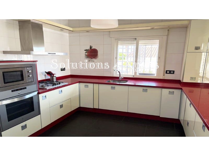 3 bedroom Villa for sale in Almayate with garage - € 624,900 (Ref: 9880756)