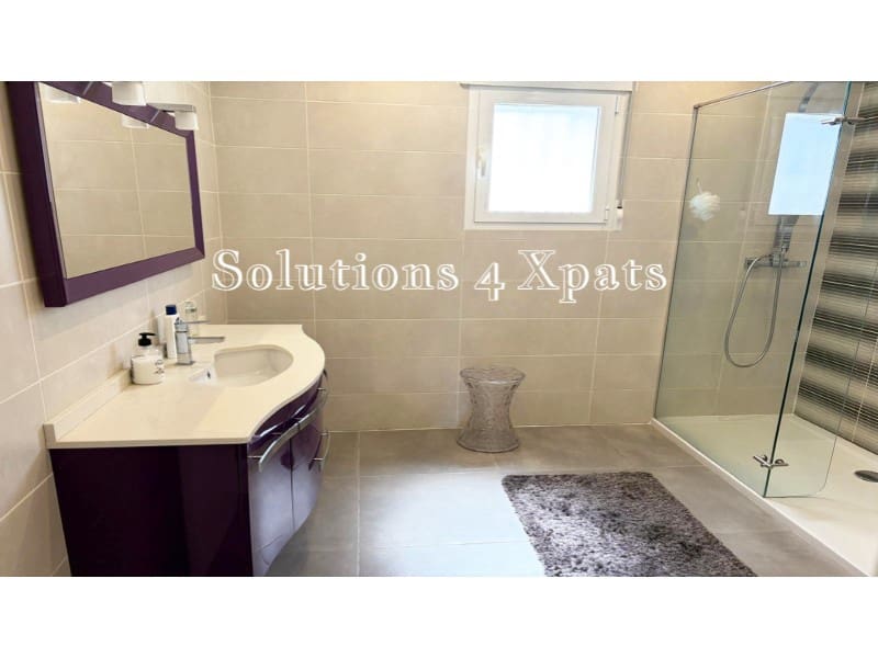 3 bedroom Villa for sale in Almayate with garage - € 624,900 (Ref: 9880756)