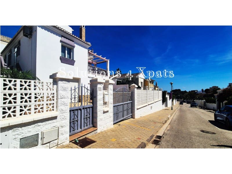 3 bedroom Villa for sale in Almayate with garage - € 624,900 (Ref: 9880756)