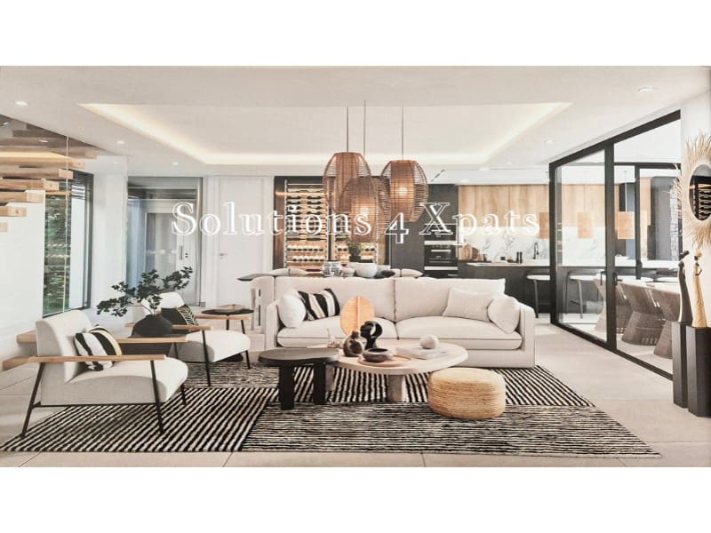 Villa for sale in Benalmadena with pool garage - € 2,600,000 (Ref: 9884817)