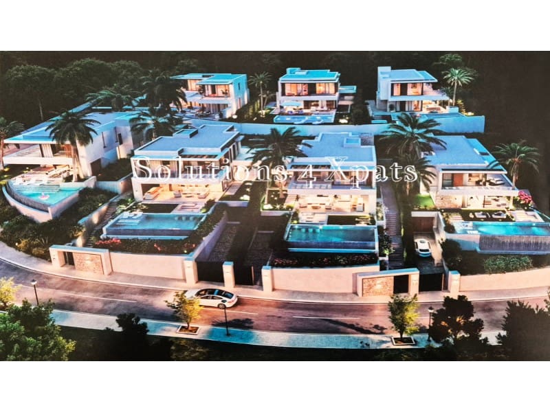 Villa for sale in Benalmadena with pool garage - € 2,600,000 (Ref: 9884817)
