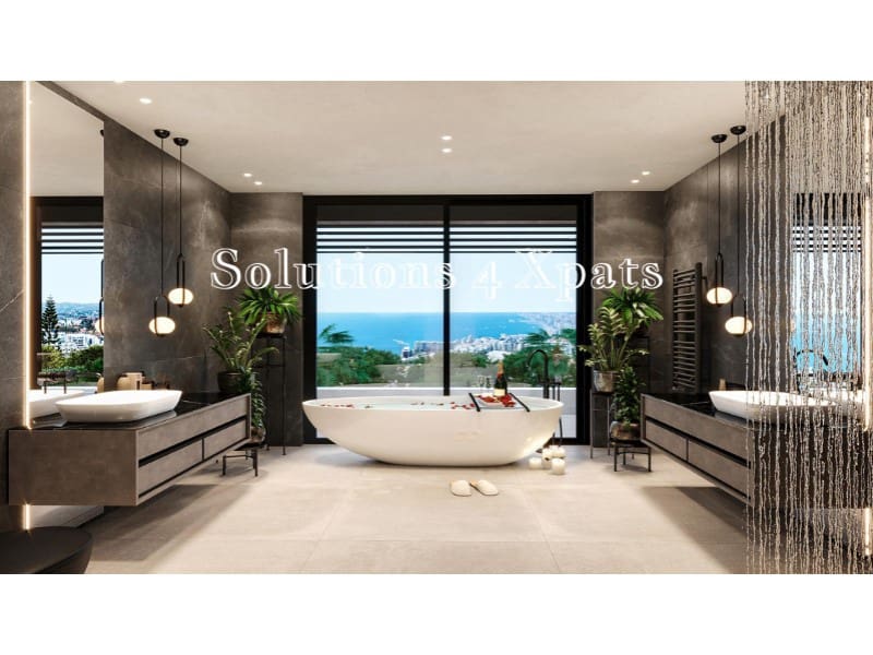Villa for sale in Benalmadena with pool garage - € 3,500,000 (Ref: 9892383)