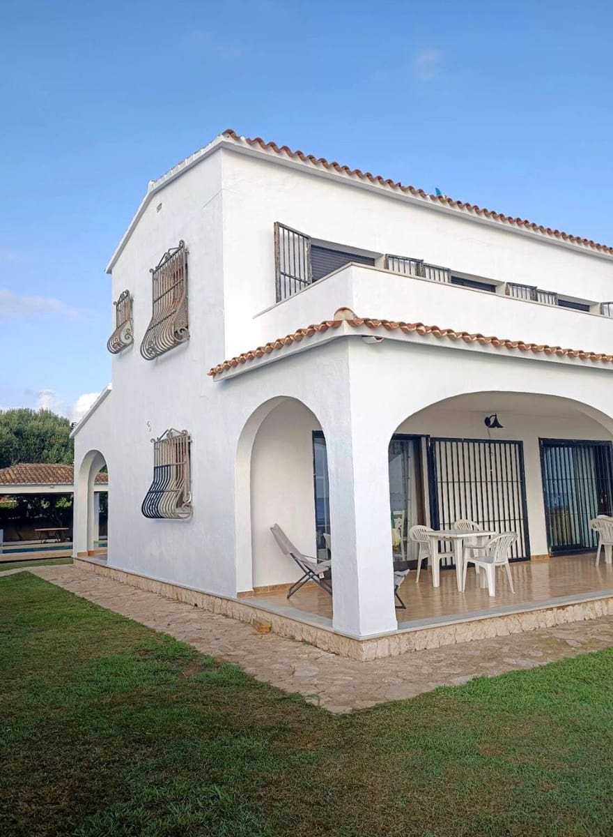 4 quarto Moradia para venda em Denia com piscina garagem - 1 379 000 € (Ref: 10048061)