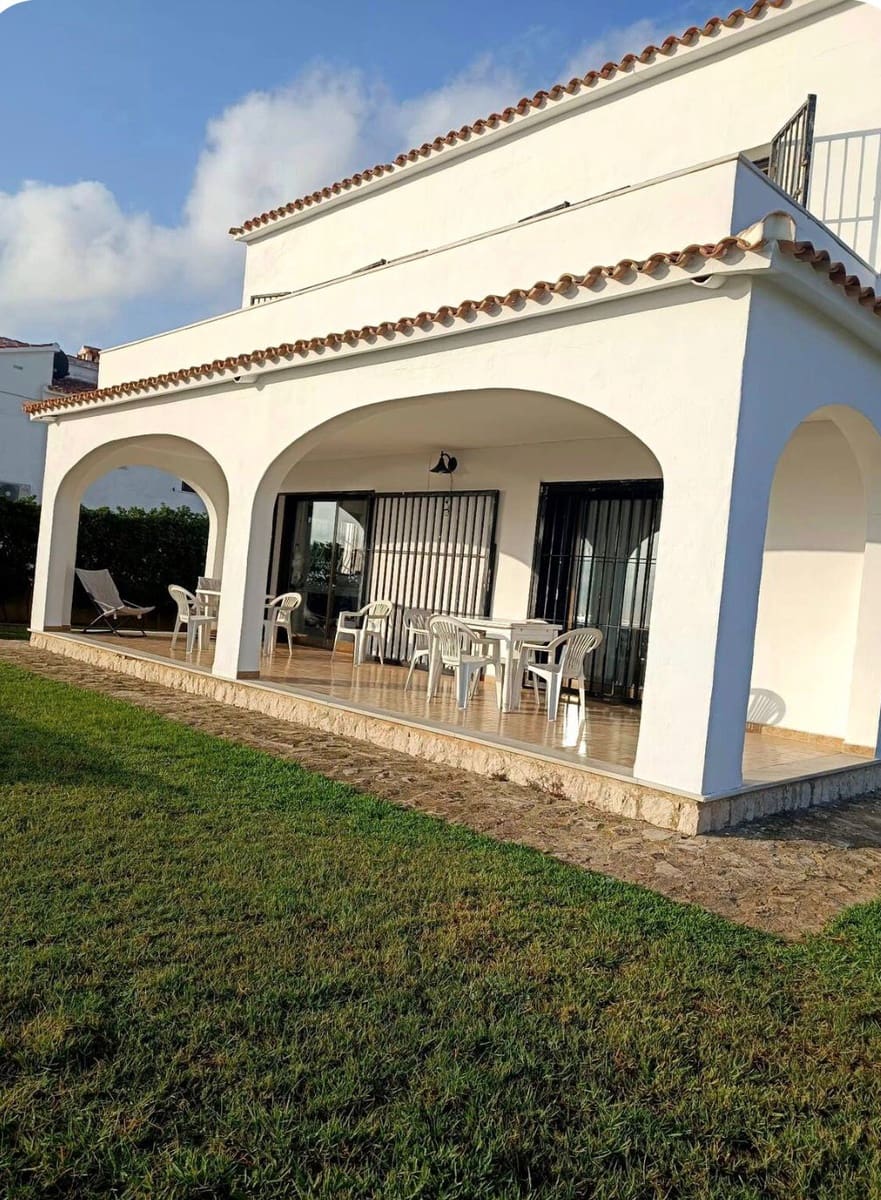 4 quarto Moradia para venda em Denia com piscina garagem - 1 379 000 € (Ref: 10048061)