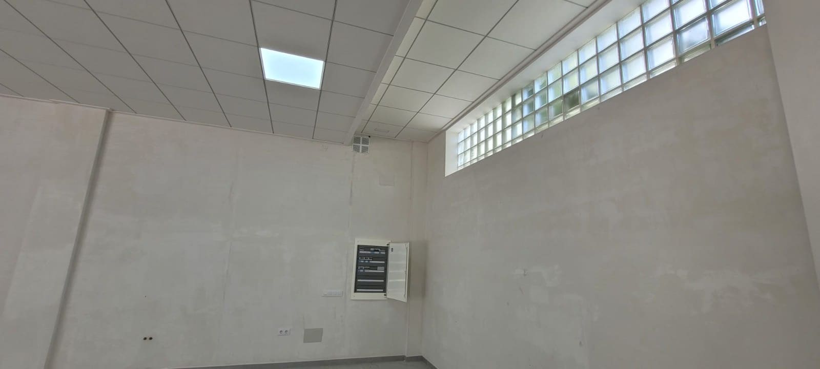 Commerciale da affittare in Denia - 900 € (Rif: 10059493)