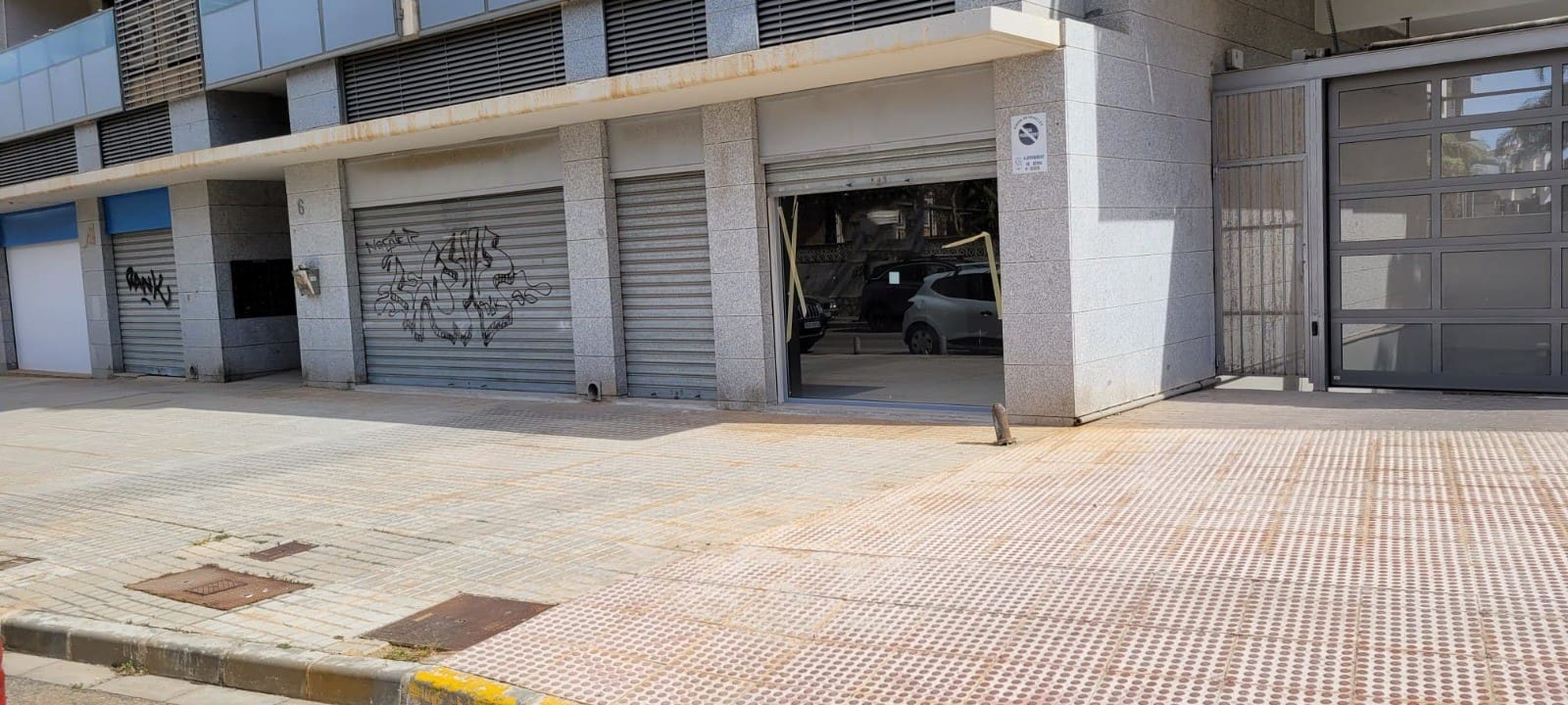 Commercial for rent in Denia - € 900 (Ref: 10059493)
