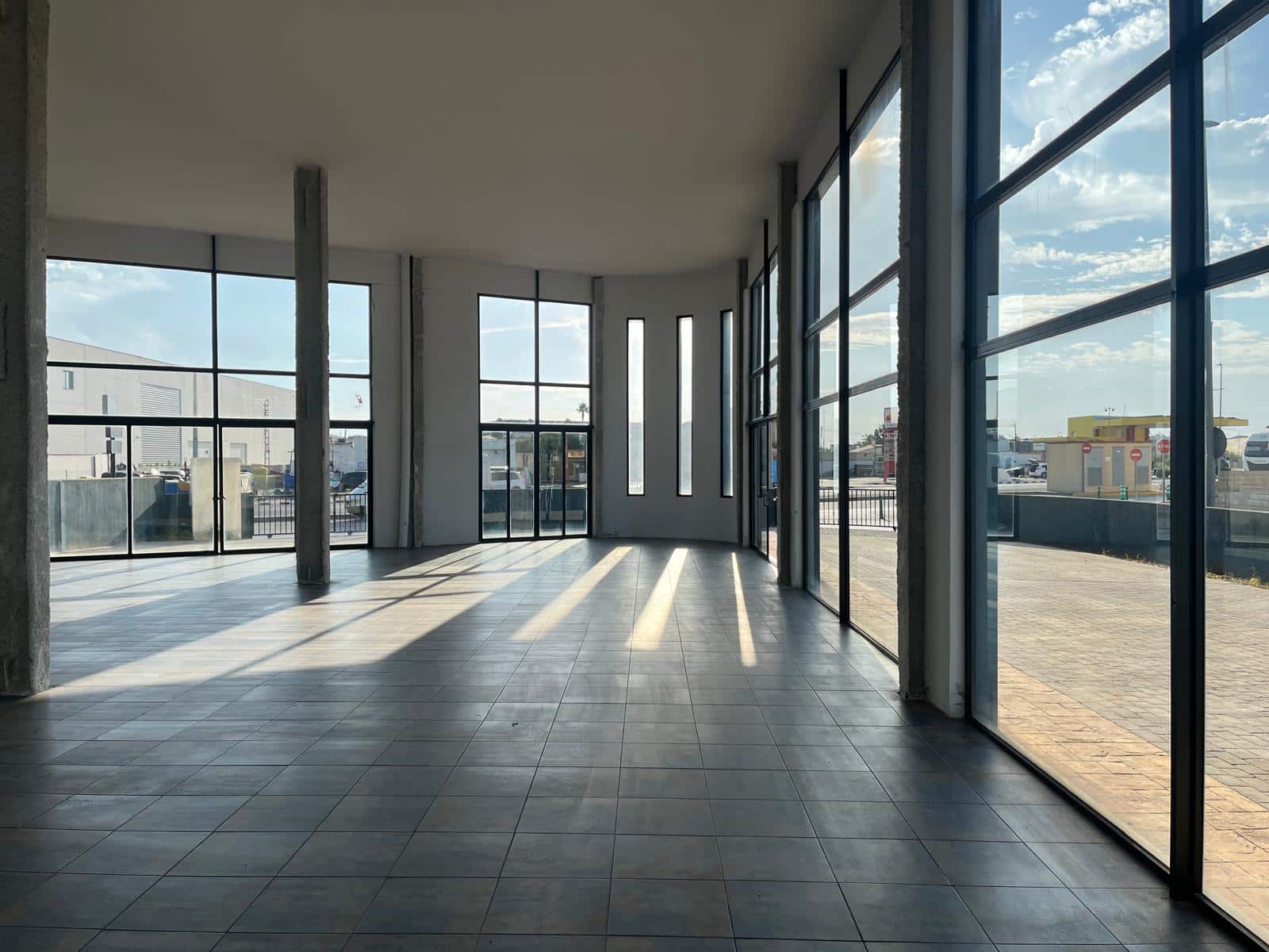 Kaupallinen vuokrattavana paikassa El Vergel / Verger - 1 600 € (Ref: 10059494)