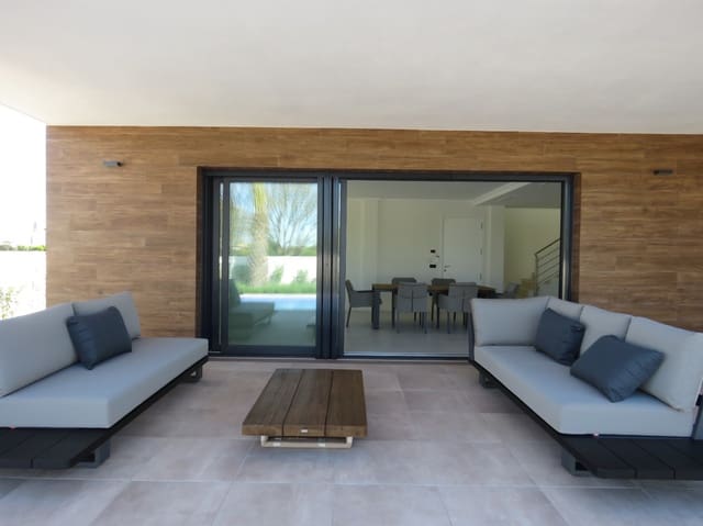 Chalet de 3 habitaciones en Els Poblets en venta con piscina garaje - 590.000 € (Ref: 7135879)