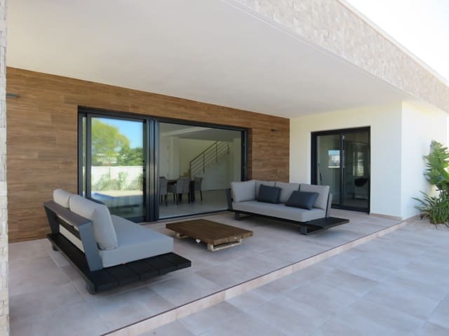 Chalet de 3 habitaciones en Els Poblets en venta con piscina garaje - 590.000 € (Ref: 7135879)