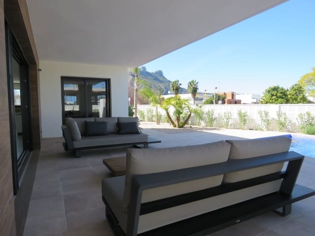 Chalet de 3 habitaciones en Els Poblets en venta con piscina garaje - 590.000 € (Ref: 7135879)