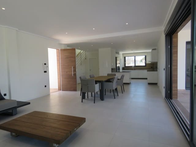 Chalet de 3 habitaciones en Els Poblets en venta con piscina garaje - 590.000 € (Ref: 7135879)