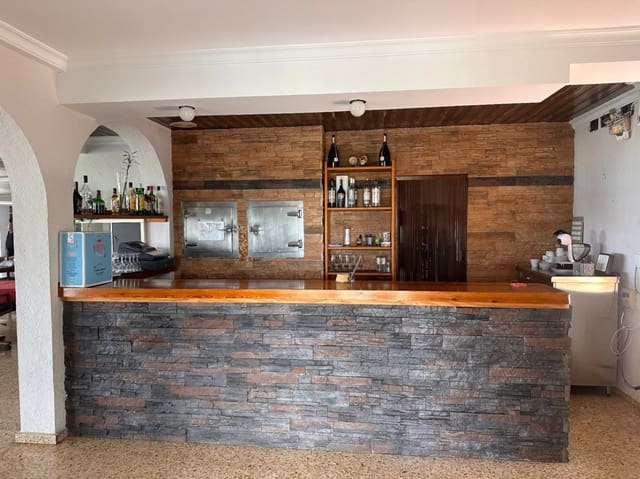 5 quarto Restaurante/Bar para venda em Benidoleig com piscina garagem - 850 000 € (Ref: 8760556)