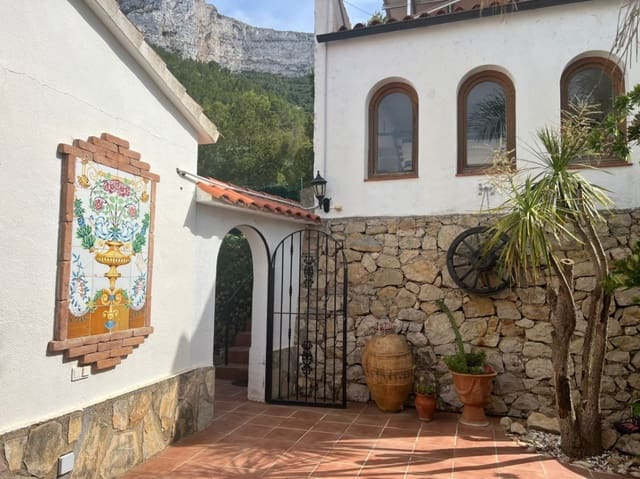 4 soverom Villa til salgs i La Pedrera - Vessanes, Dénia med svømmebasseng garasje - € 595 000 (Ref: 9050451)