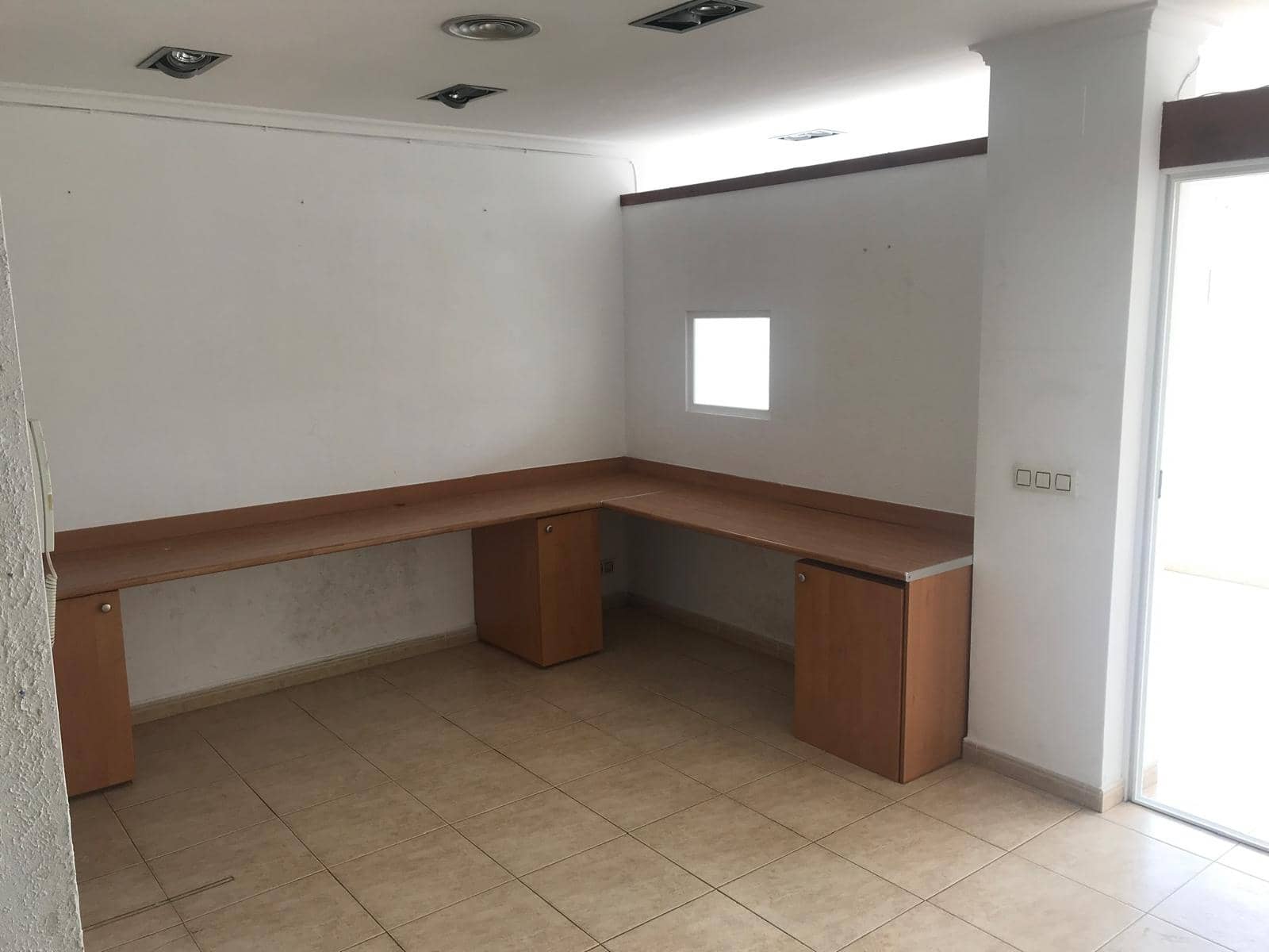 Kontor til salg i Javea / Xabia med garage - € 121.000 (Ref: 9113105)