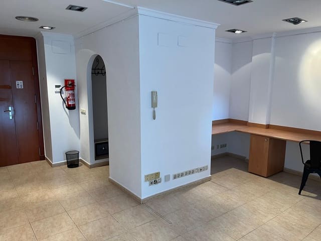 Kontor til salg i Arenal, Javea / Xàbia med garage - € 121.000 (Ref: 9113105)