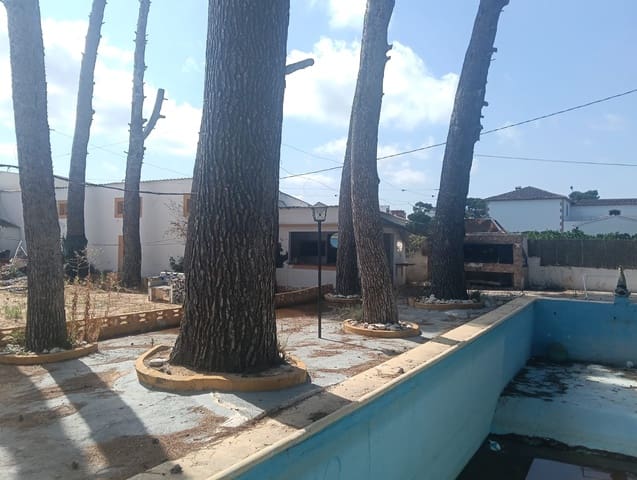 Hotel for sale in Ondara with pool garage - € 950,000 (Ref: 9127245)