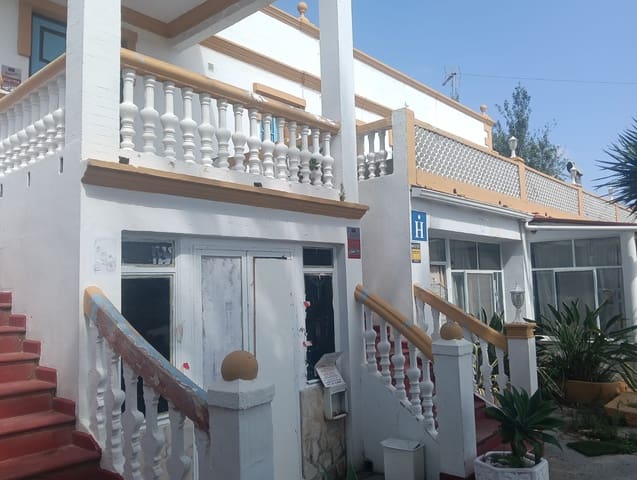 Hotel for sale in Ondara with pool garage - € 950,000 (Ref: 9127245)
