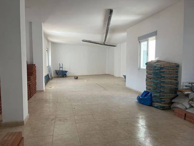 Loft til salg i Centro Urbano, Dénia med garage - € 81.000 (Ref: 9186251)