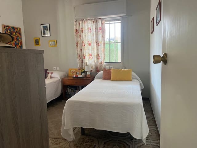 4 soverom Villa til salgs i Oliva Nova, Oliva med garasje - € 350 000 (Ref: 9235146)