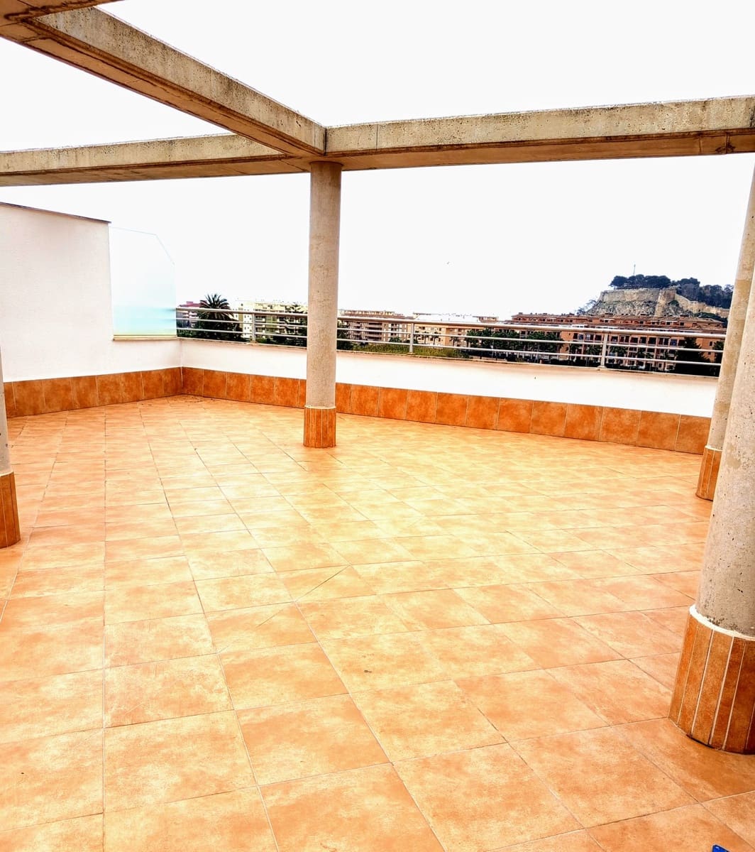 2 soveværelse Lejlighed til salg i Denia med swimmingpool garage - € 338.000 (Ref: 9244460)