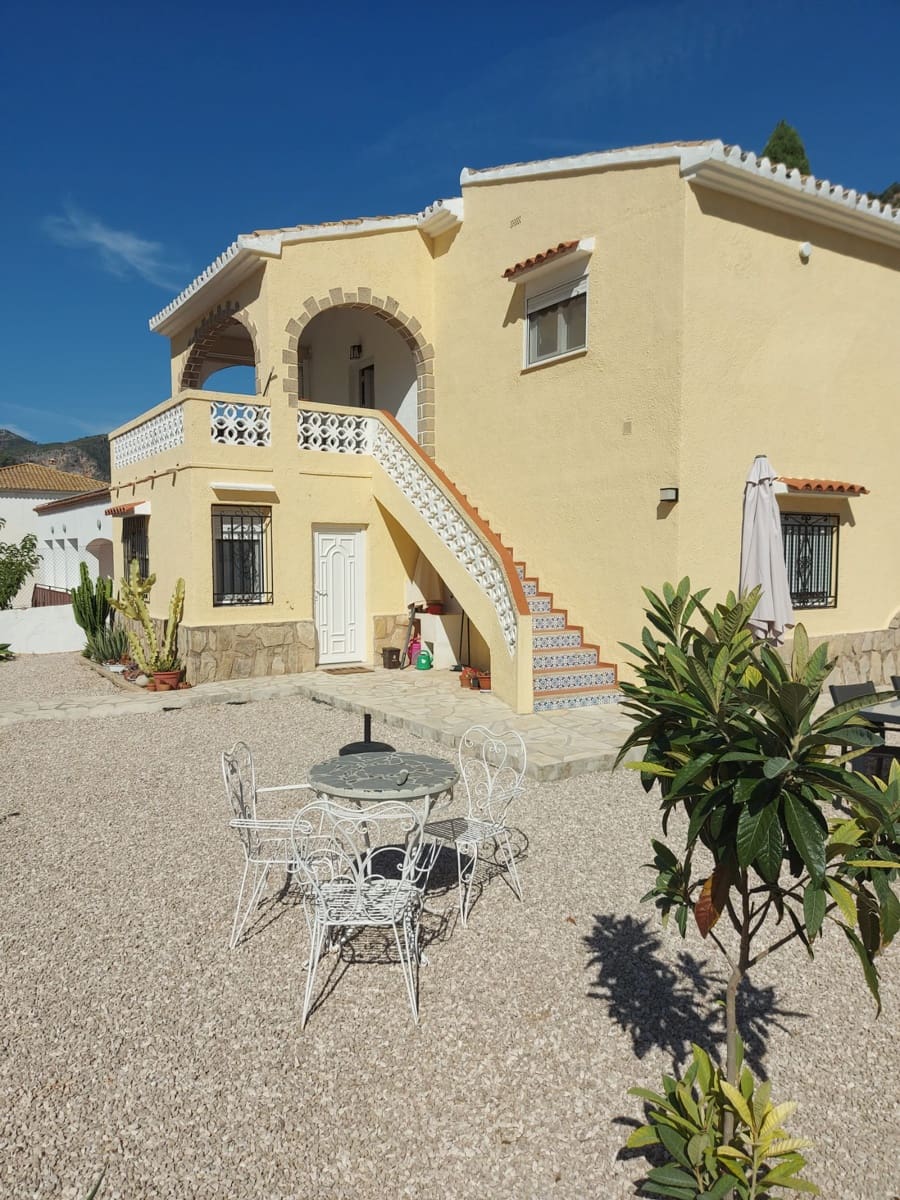 3 soveværelse Villa til salg i L'Atzuvia med garage - € 269.000 (Ref: 9278487)