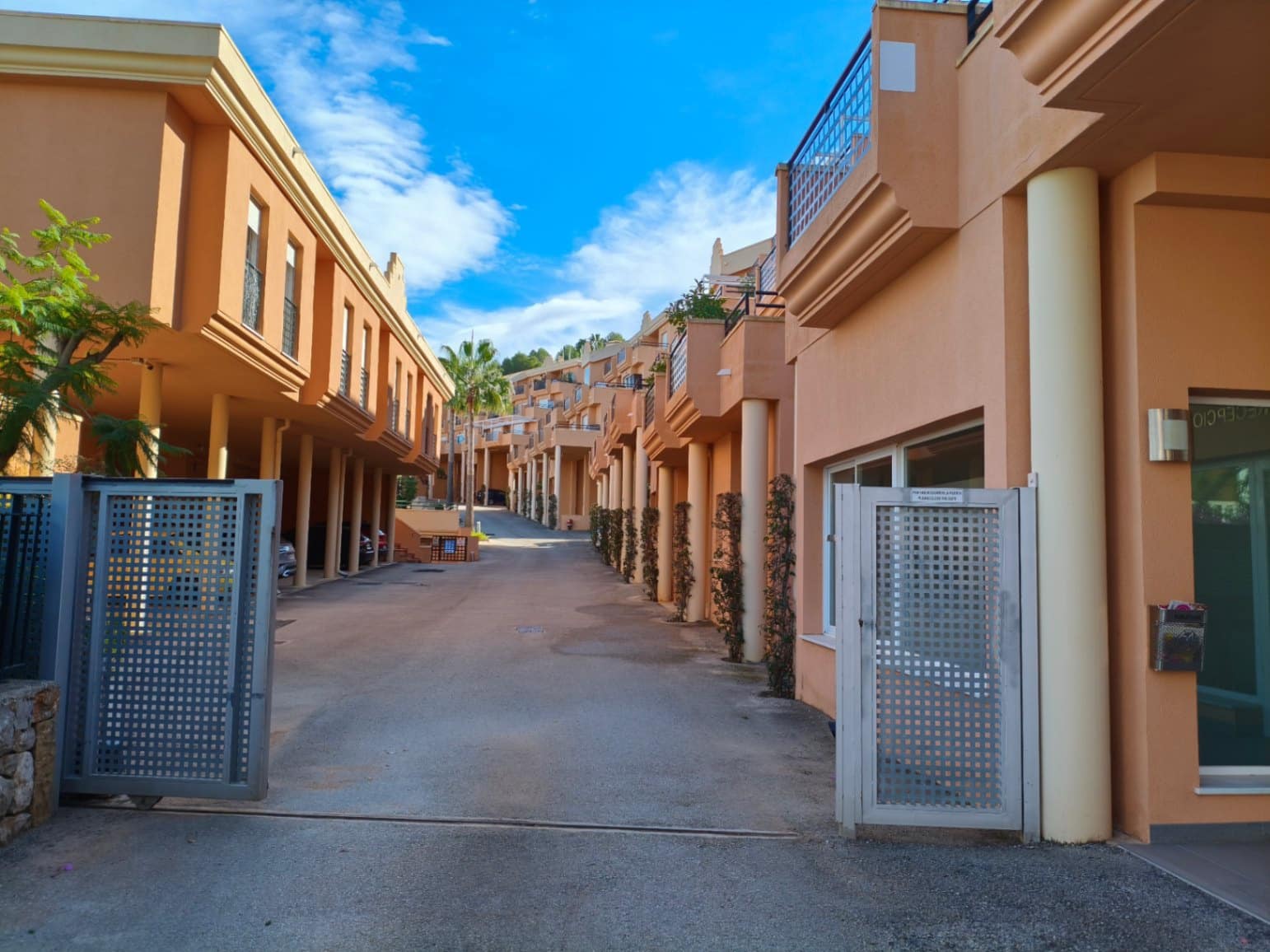 2 makuuhuone Huoneisto myytävänä paikassa La Sella mukana uima-altaan 
autotalli - 249 000 € (Ref: 9462684)