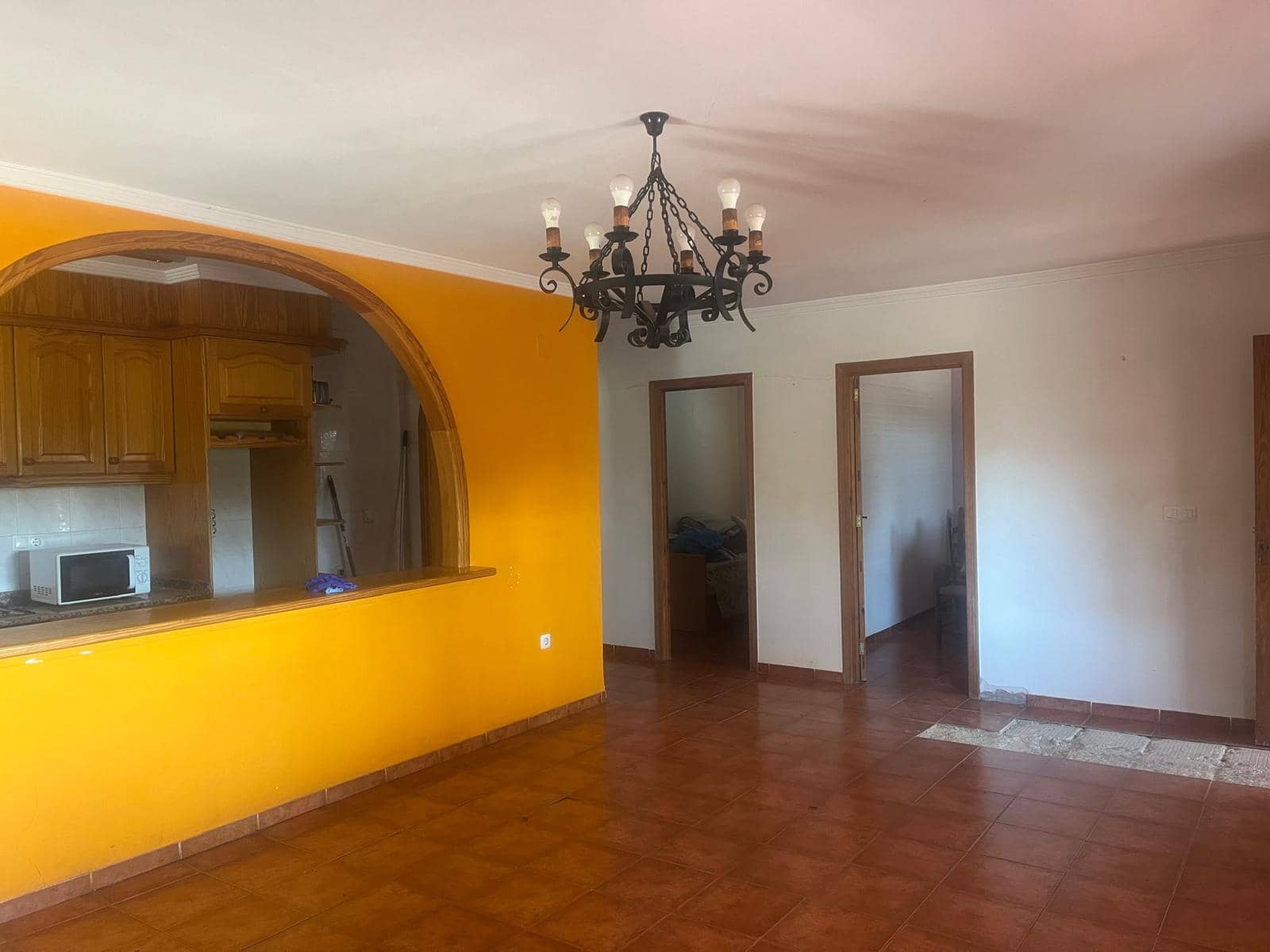 5 bedroom Villa for sale in Oliva with pool garage - € 360,000 (Ref: 9752505)