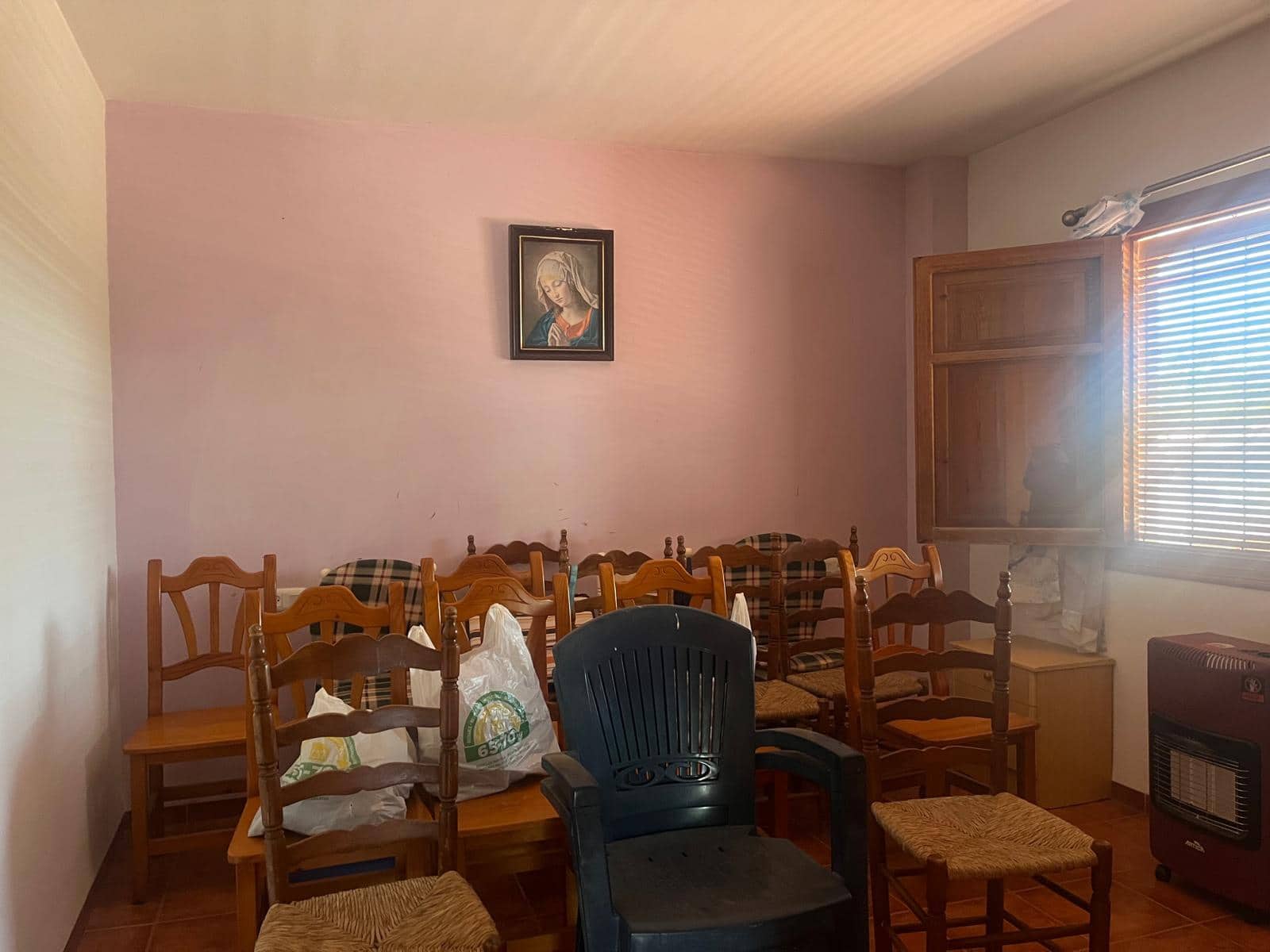 5 bedroom Villa for sale in Oliva with pool garage - € 360,000 (Ref: 9752505)