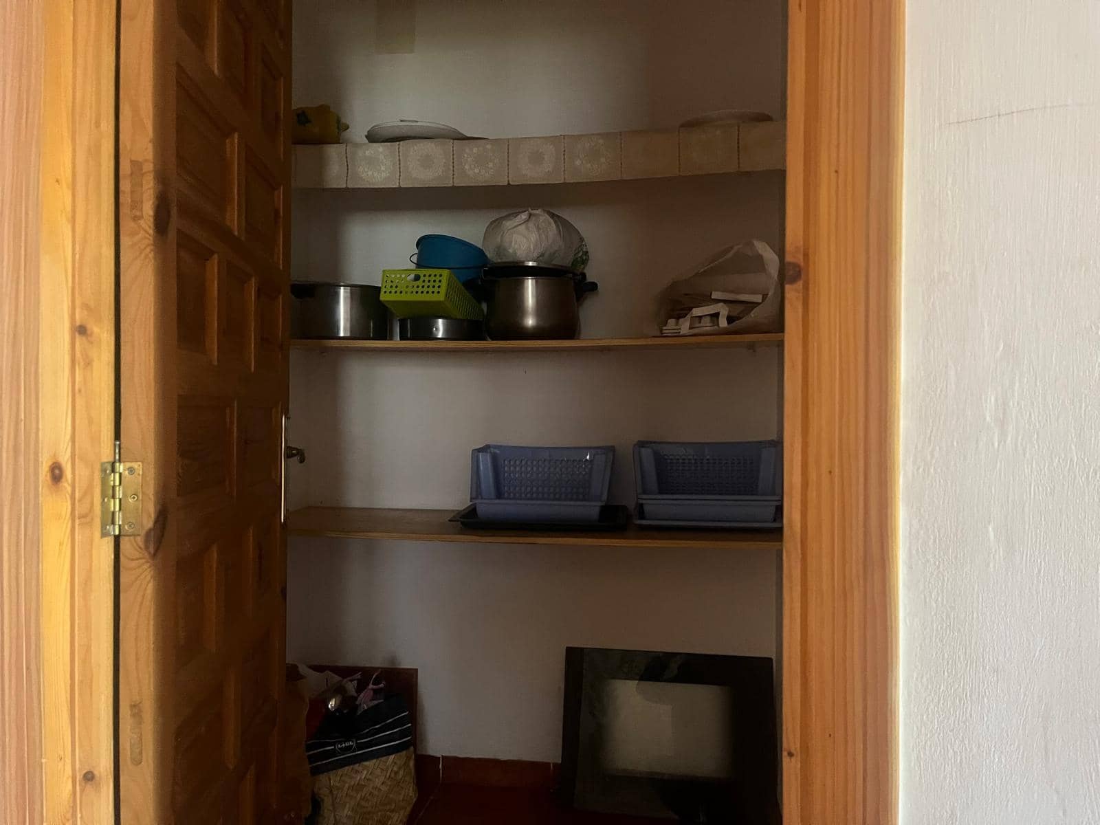 5 bedroom Villa for sale in Oliva with pool garage - € 360,000 (Ref: 9752505)