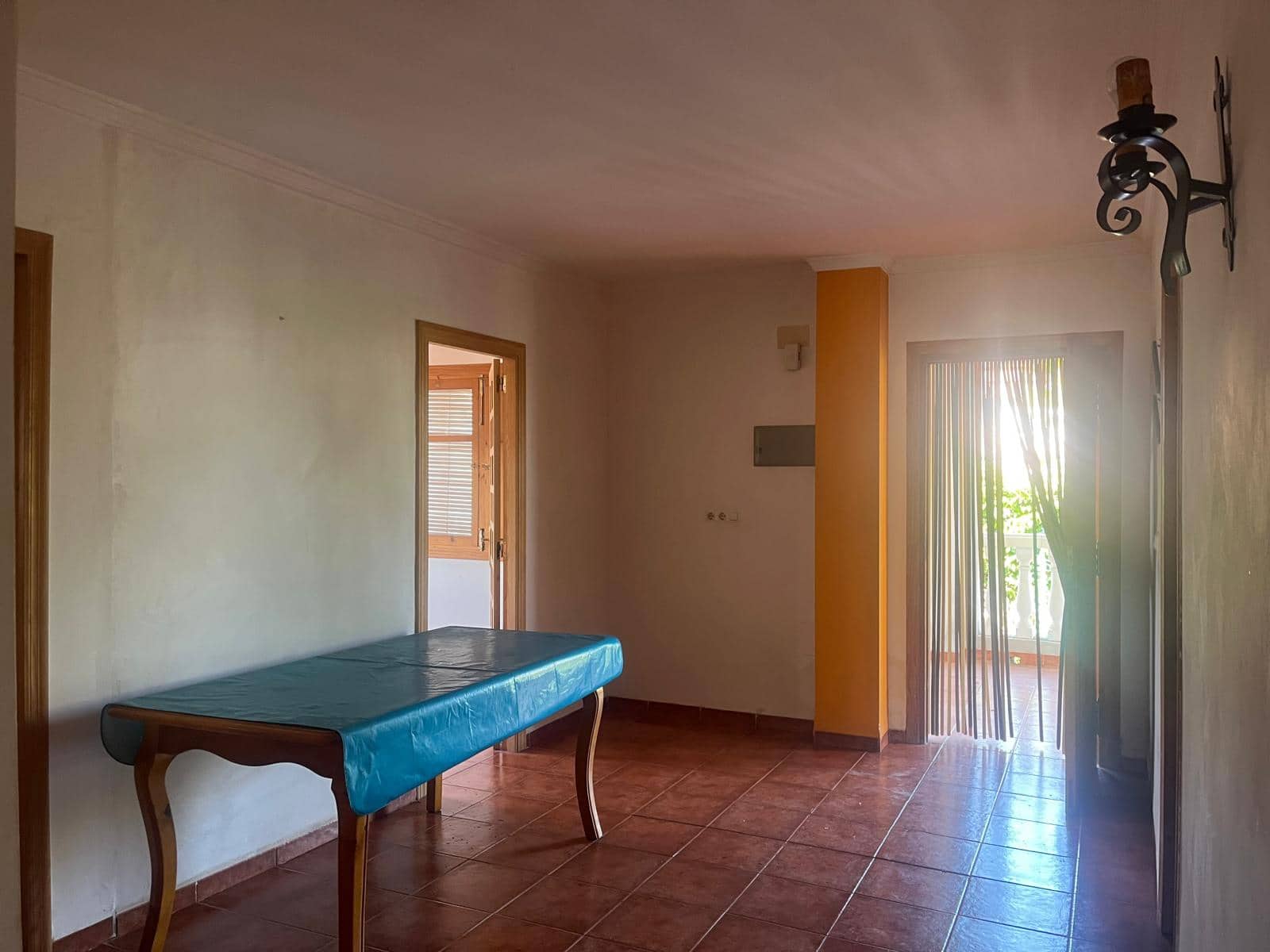 5 bedroom Villa for sale in Oliva with pool garage - € 360,000 (Ref: 9752505)