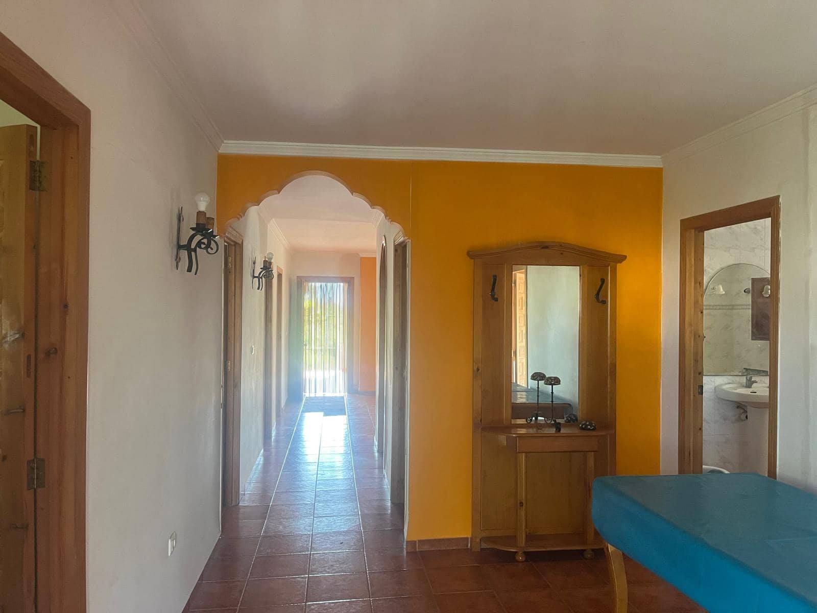 5 bedroom Villa for sale in Oliva with pool garage - € 360,000 (Ref: 9752505)