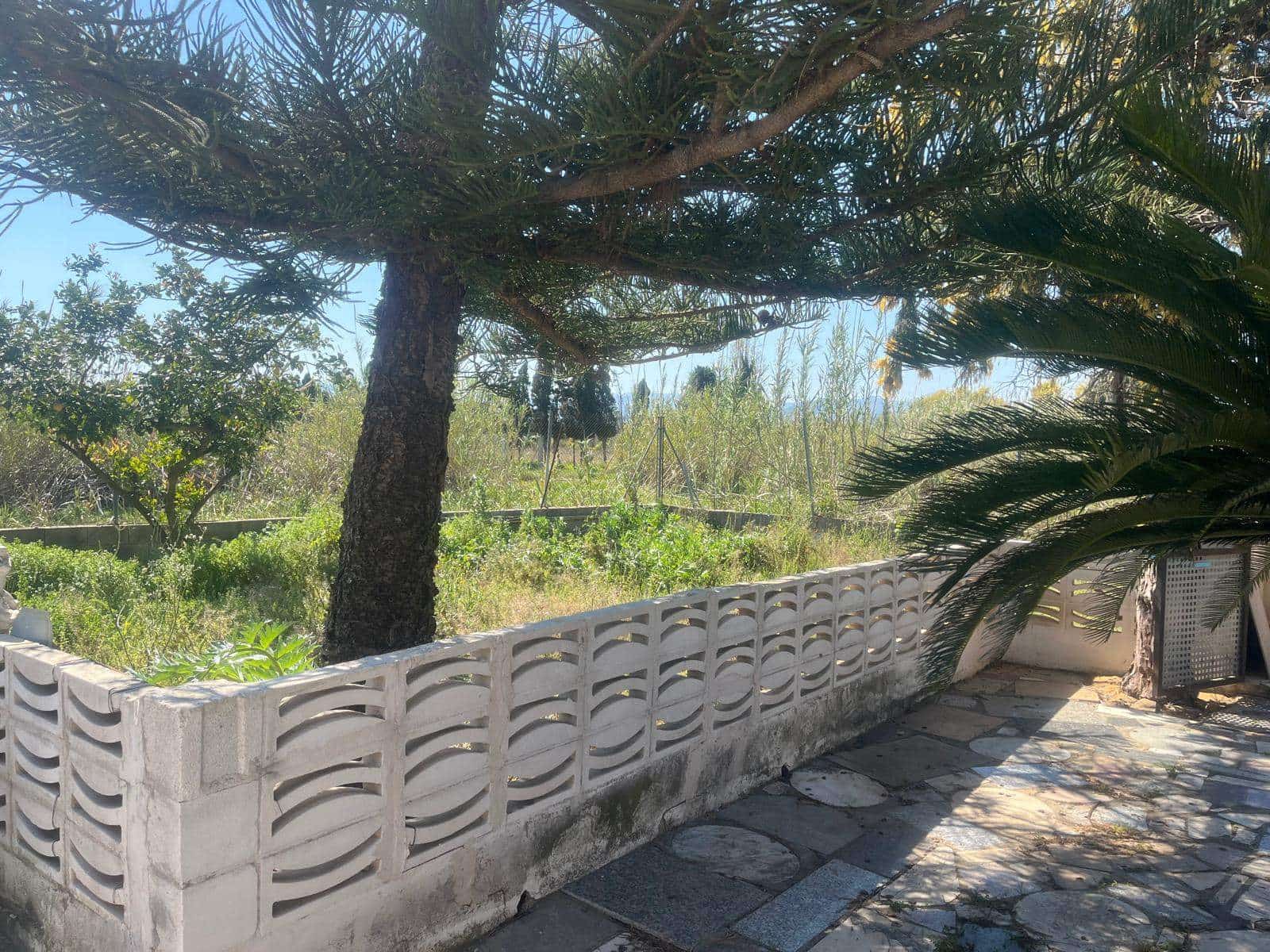 5 bedroom Villa for sale in Oliva with pool garage - € 360,000 (Ref: 9752505)