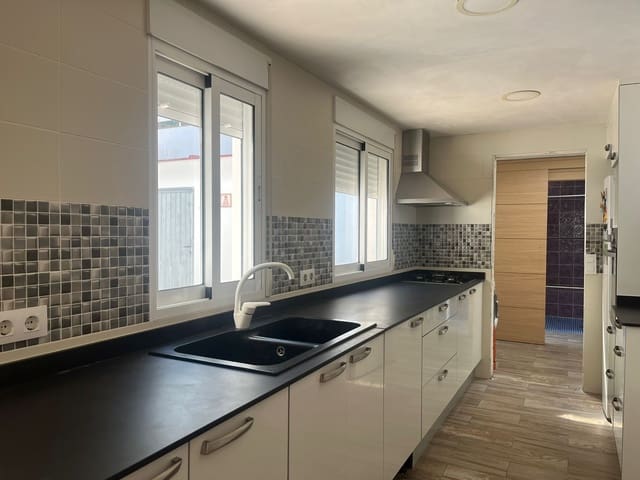 3 makuuhuone Asunto myytävänä paikassa Orba - 145 000 € (Ref: 9858656)