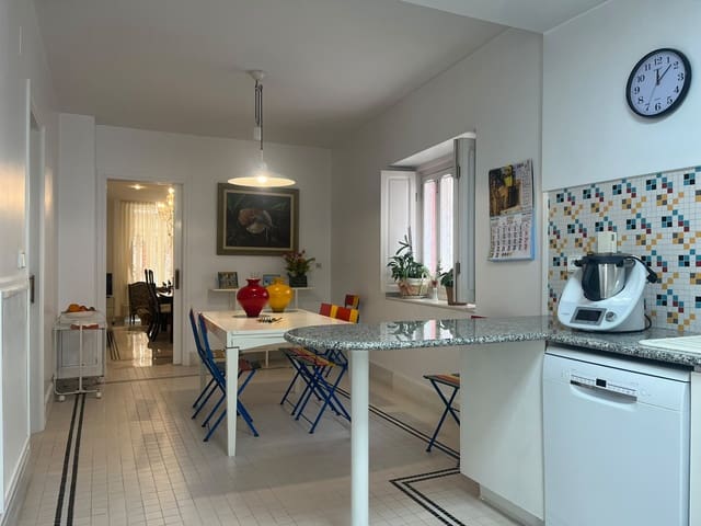 4 quarto Casa em Banda para venda em Ondara com garagem - 650 000 € (Ref: 9897408)