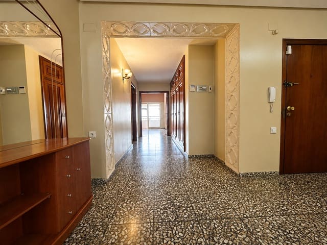 4 soveværelse Lejlighed til salg i Oliva - € 165.000 (Ref: 9983247)