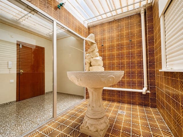 4 soveværelse Lejlighed til salg i Oliva - € 165.000 (Ref: 9983247)