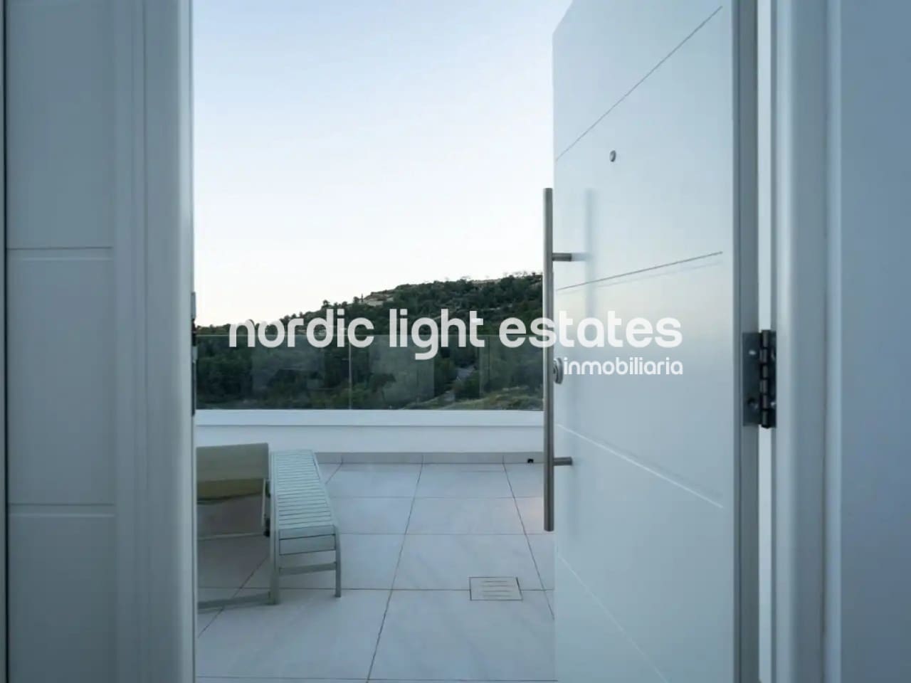 3 soveværelse Semi-Rækkehus til salg i La Herradura med swimmingpool garage - € 695.000 (Ref: 10001022)