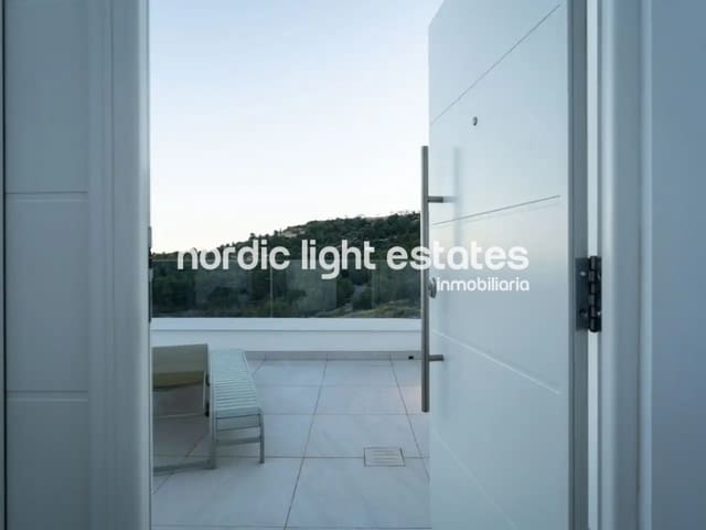 3 soveværelse Semi-Rækkehus til salg i La Herradura, Almuñécar med swimmingpool garage - € 695.000 (Ref: 10001022)