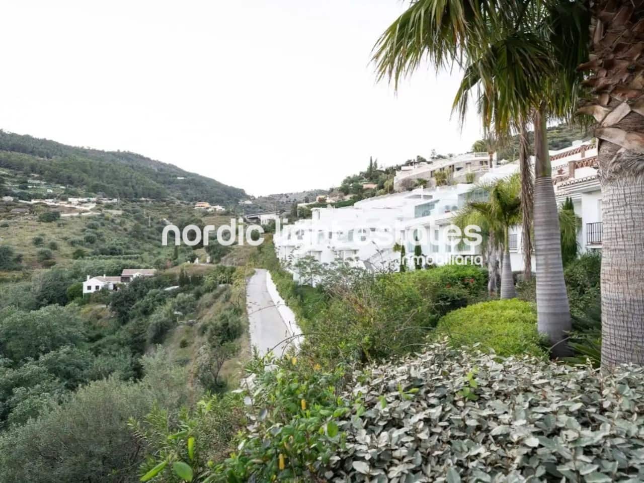 3 soveværelse Semi-Rækkehus til salg i La Herradura med swimmingpool garage - € 695.000 (Ref: 10001022)